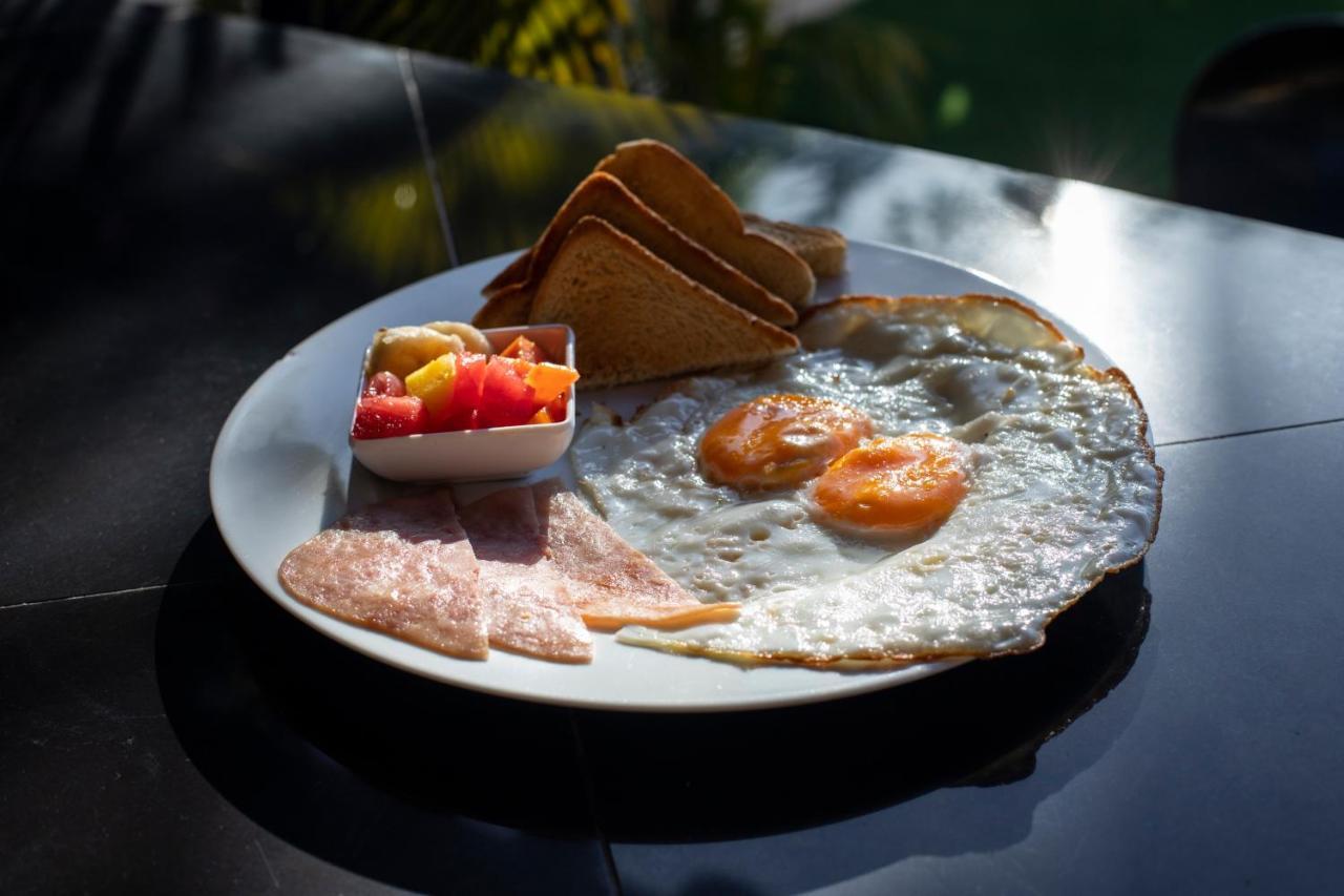 Roxy'S Bed & Breakfast ボカ・チカ エクステリア 写真