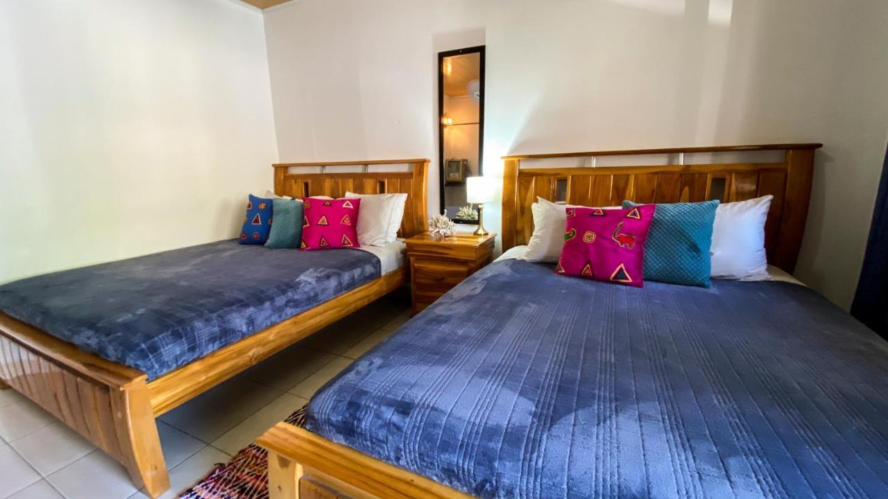 Roxy'S Bed & Breakfast ボカ・チカ エクステリア 写真